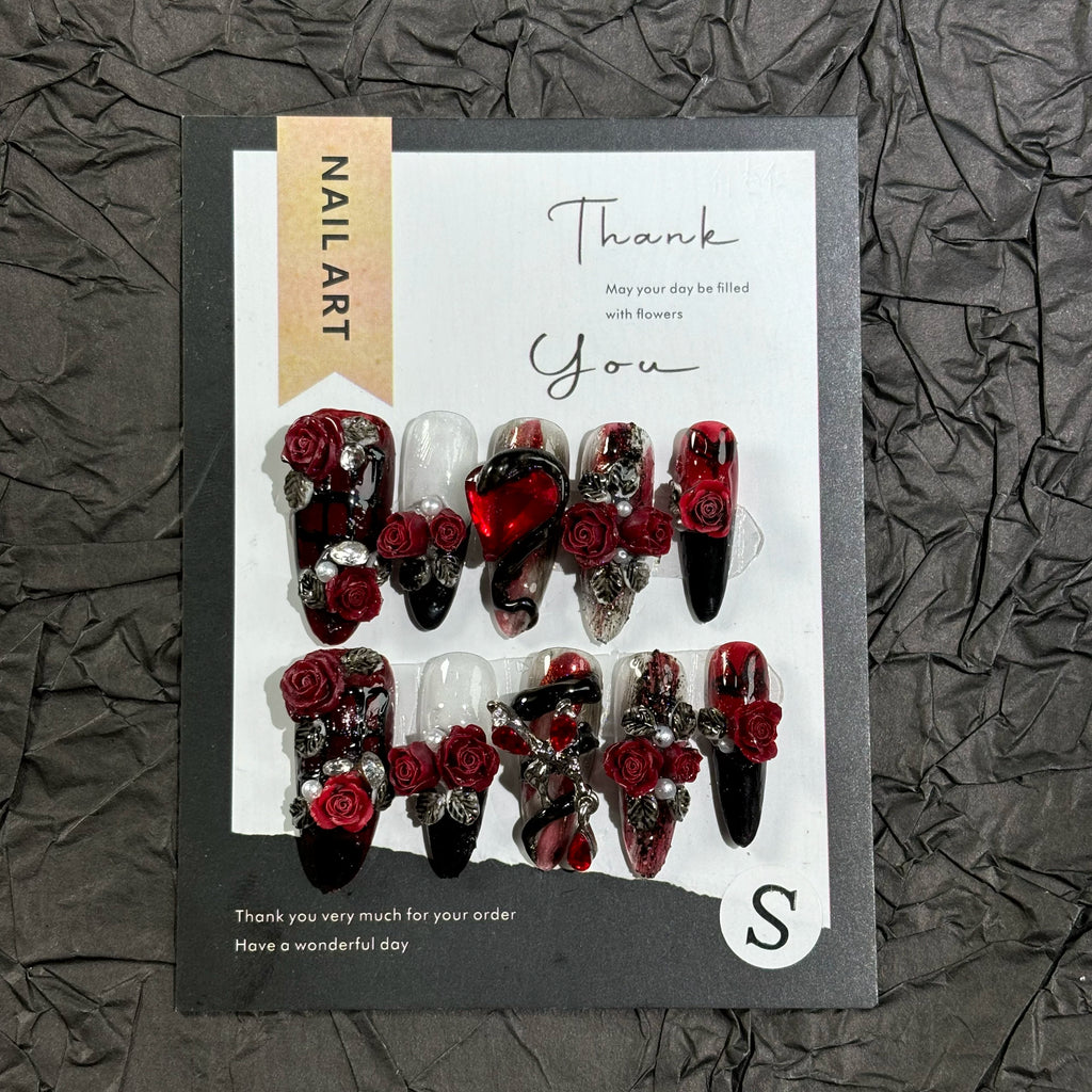 Dark handmade armor red three-dimensional snake heavy industry horror gothic wind 2026 new nail art engraved rose