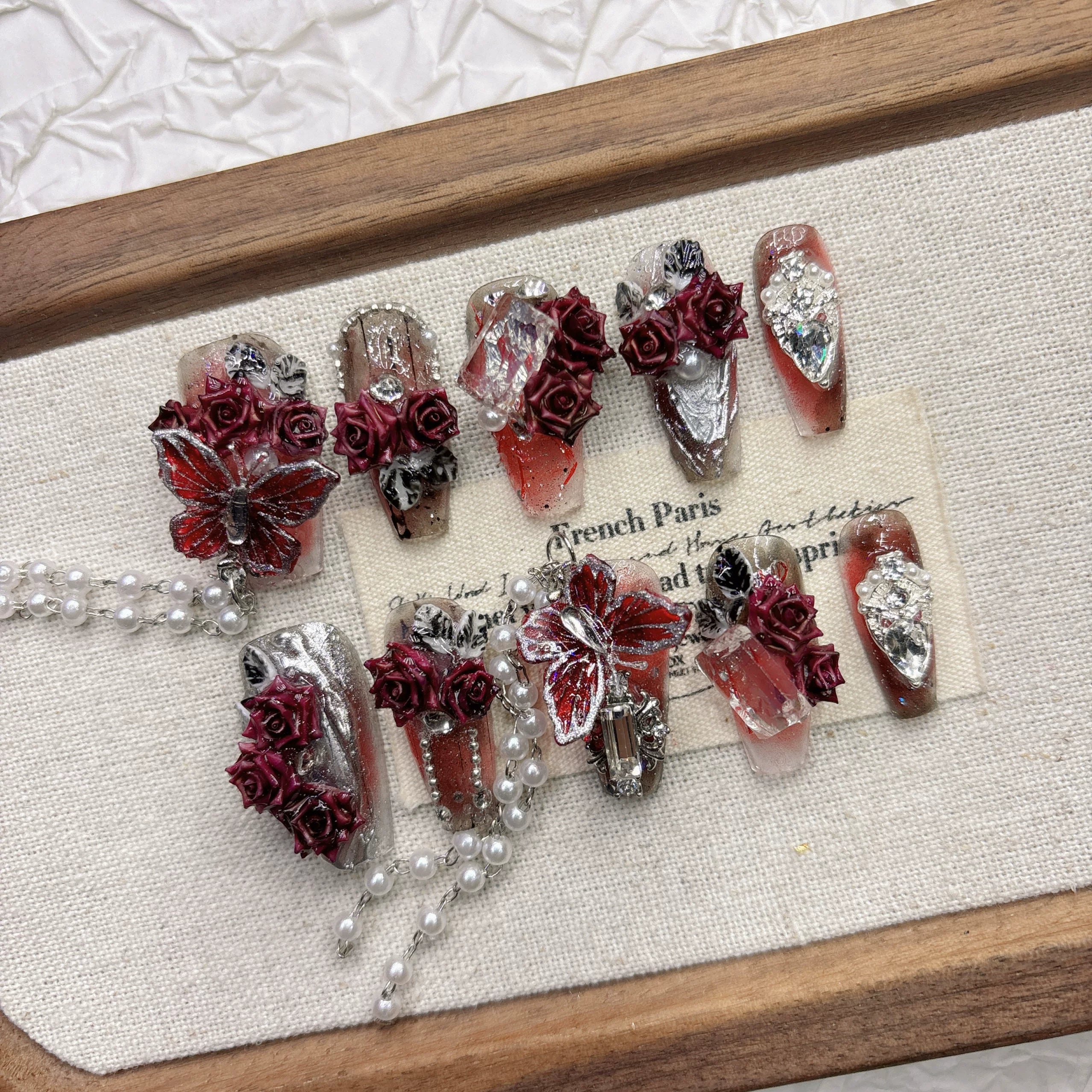 暗黑纯欲风黑红色玫瑰花纯手工穿戴甲流苏高级感显白美甲新中长款